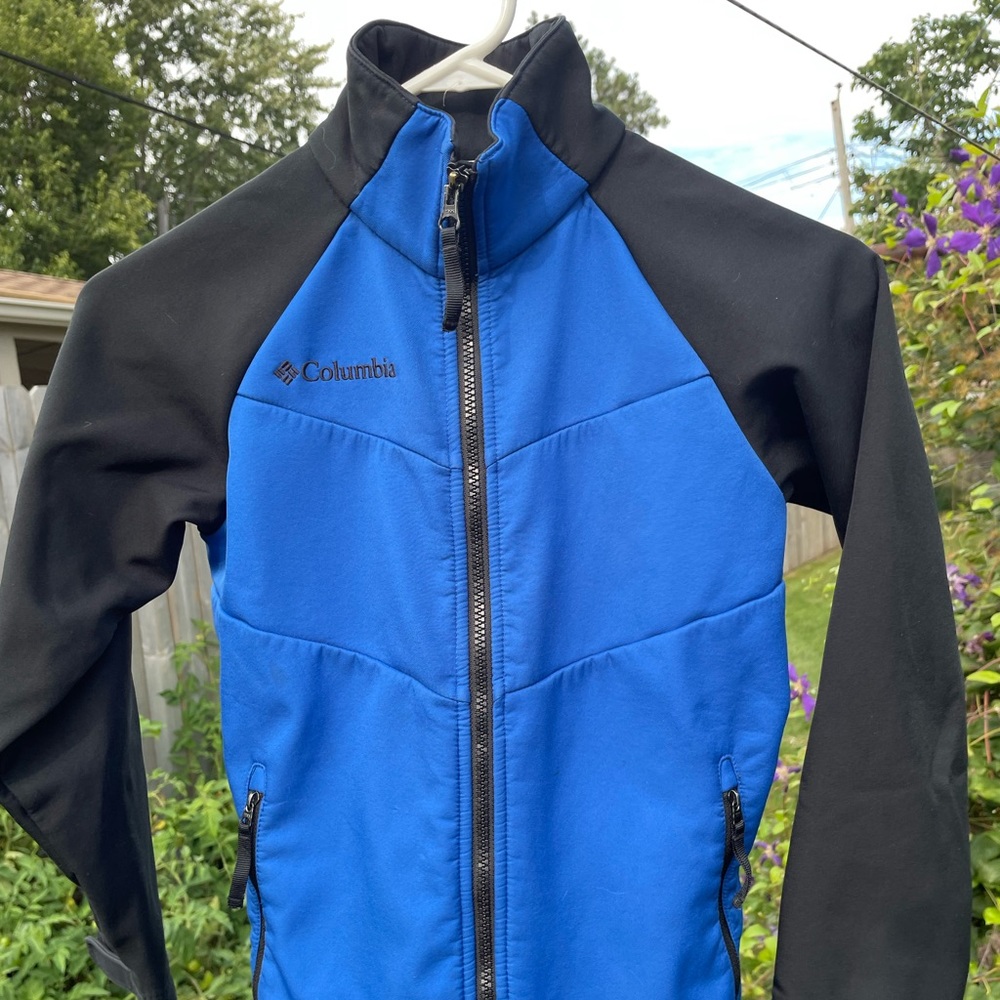 Gently used boys Columbia Fall coat. 10-12